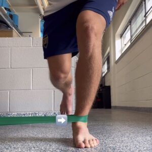 膝のケガ予防に役立つニーイン・トゥアウトの改善方法