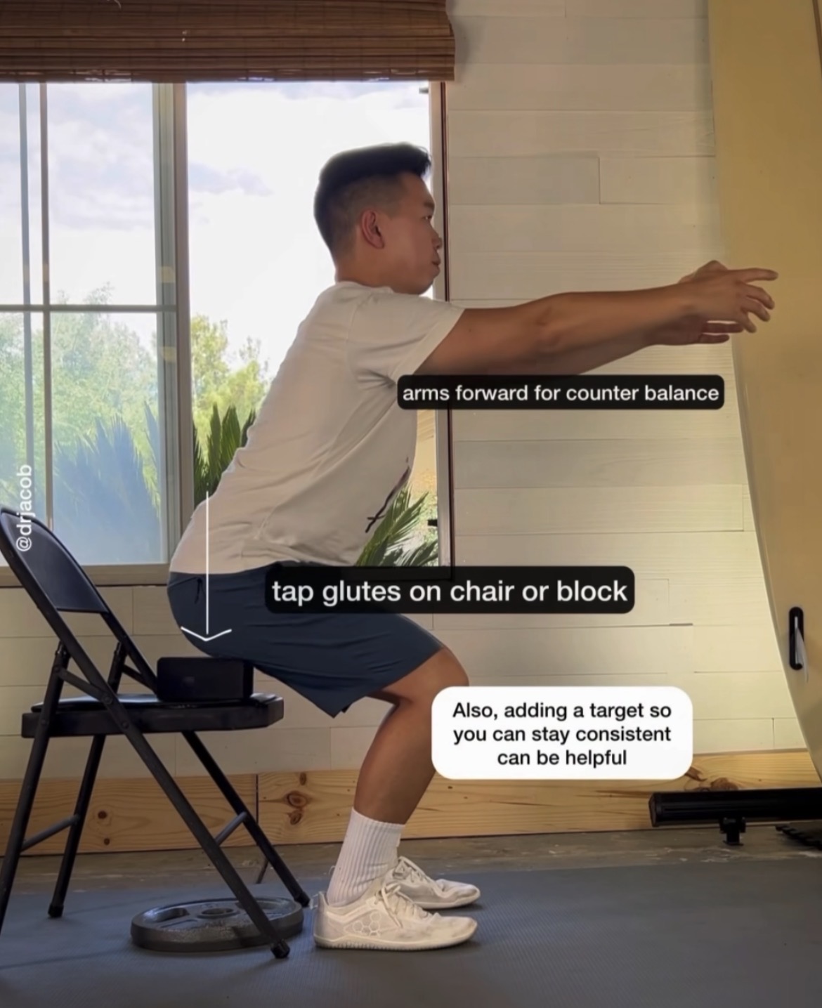 ターゲット・ヒップタッチスクワット